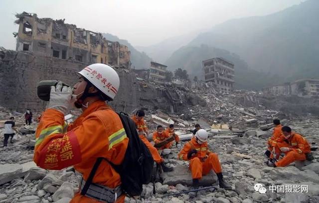 防灾减灾警钟长鸣汶川地震100个感动的瞬间