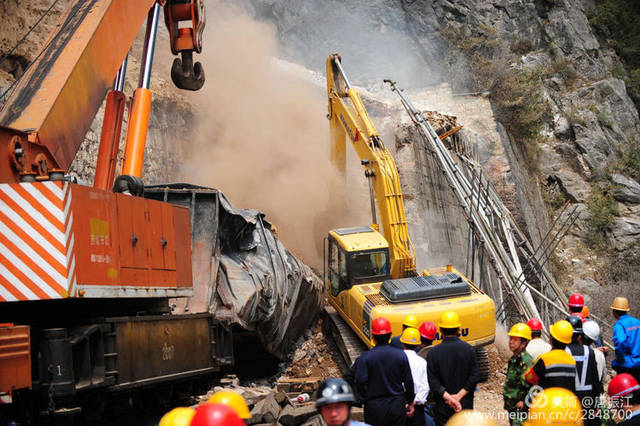 【头条】汶川地震十周年回看:宝成铁路陇南徽县境内109隧道抢险283