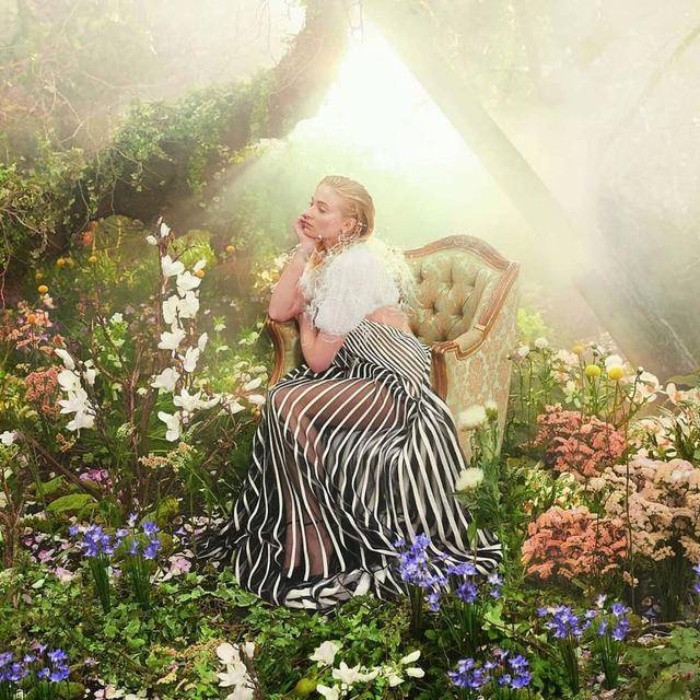 出演《权利的游戏》的索菲·特纳(sophie turner)拍摄