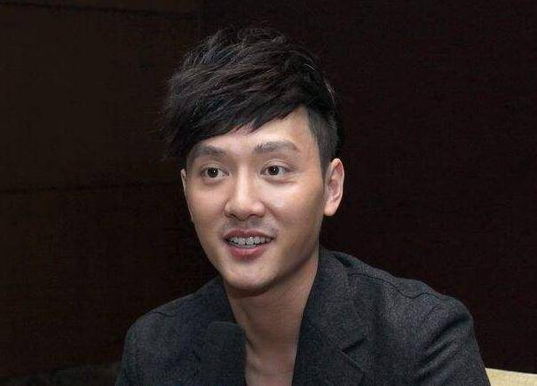 冯绍峰曝赵丽颖怀孕,十二次产检没缺一次,为陪