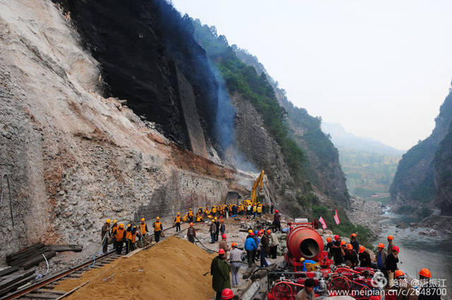 【头条】汶川地震十周年回看:宝成铁路陇南徽县境内109隧道抢险283