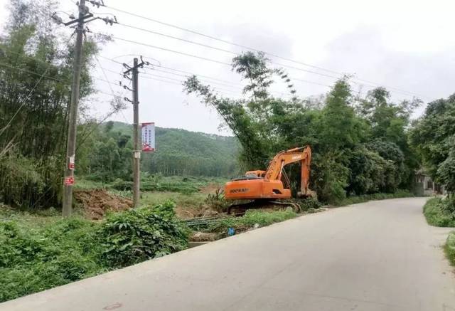 清湖镇,接广东省省道s285,路线向西经陆川良田镇部份村庄,博白县文地
