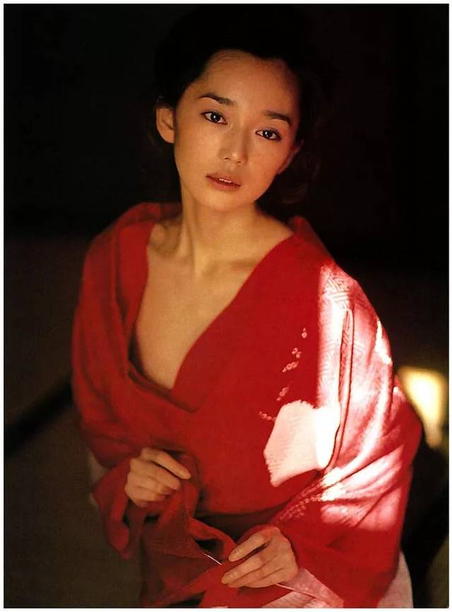 他是"日本女体写真第一人",对欧美人体摄影都产生了重要影响