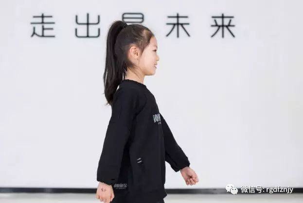 形体礼仪 | 你留意过孩子的站姿吗?