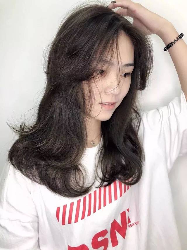 "云朵烫"发型,让你美到飘起来
