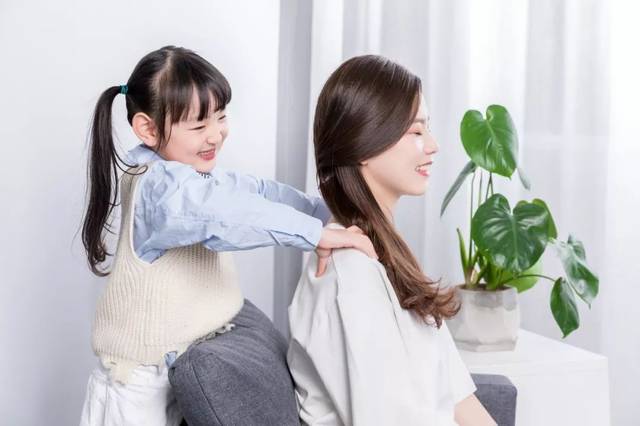 林心如女儿为妈妈过母亲节:今日最大感悟,生女儿也太太太太太太甜了吧