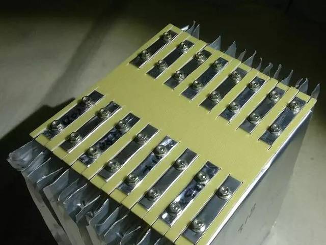 磷酸铁锂电池组装过程