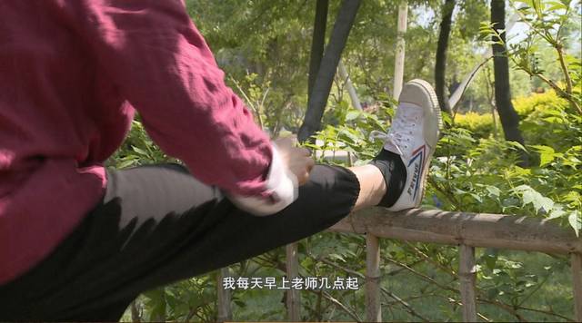 武文、田慧窃窃私语?他们在聊什么小秘密