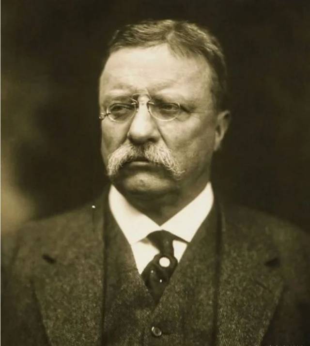 子弹击中胸口,忍痛完成演讲:此人名叫罗斯福