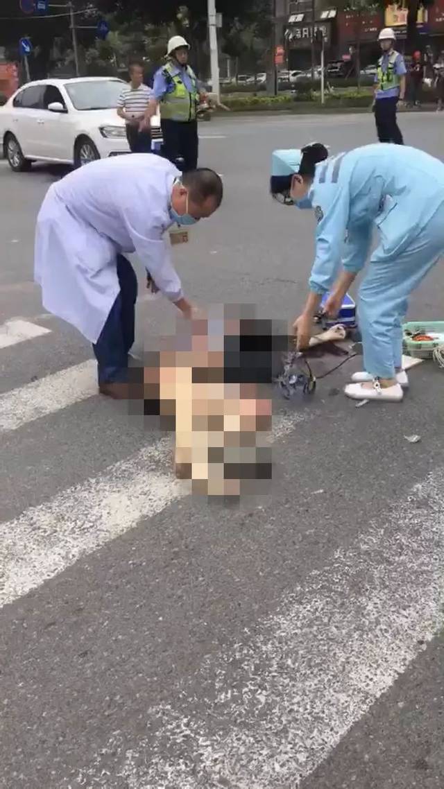 "自杀式骑行"当场身亡!逆行,强闯红灯.福建女子斑马