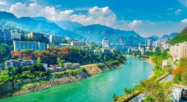 大型纪录片《长江之恋》来到攀枝花实地取景拍摄