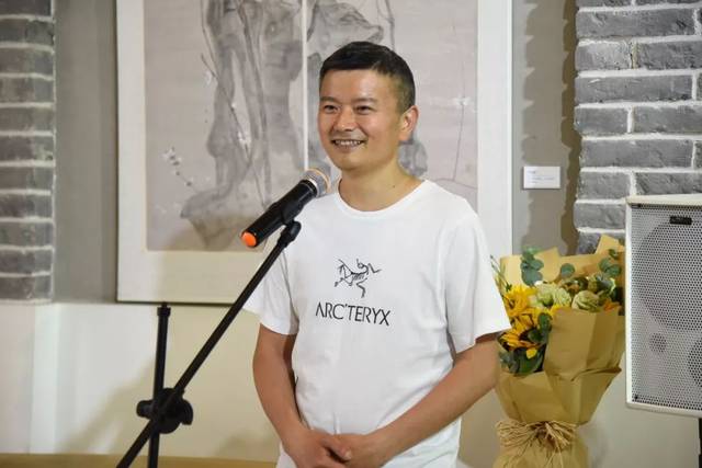 李夏夏工笔花鸟作品展隆重开幕