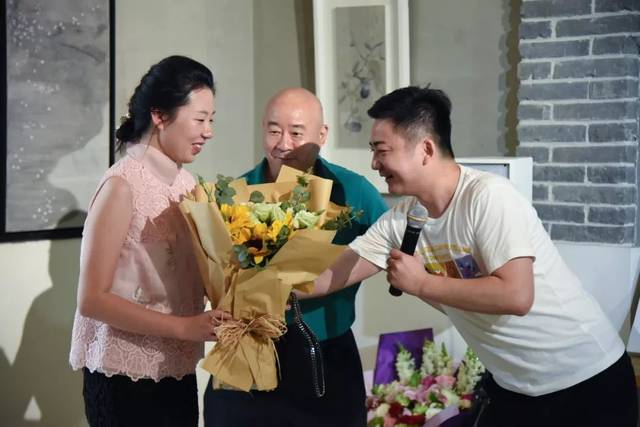 李夏夏工笔花鸟作品展隆重开幕