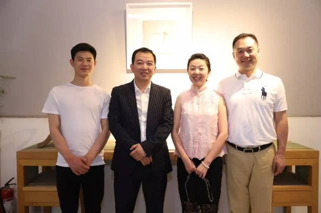 李夏夏工笔花鸟作品展隆重开幕