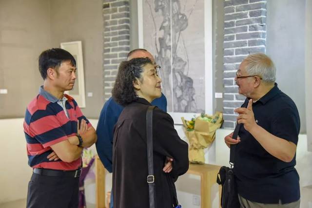 李夏夏工笔花鸟作品展隆重开幕