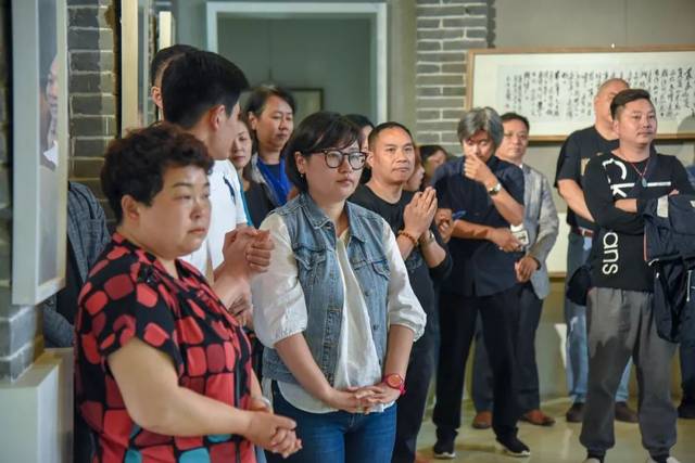 李夏夏工笔花鸟作品展隆重开幕