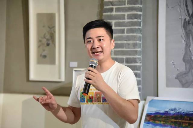 李夏夏工笔花鸟作品展隆重开幕