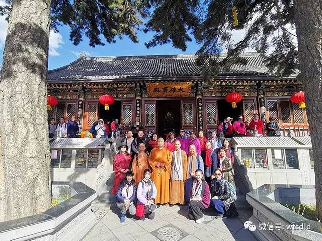 广州六榕寺方丈法量大和尚一行参访五台山黛螺顶寺