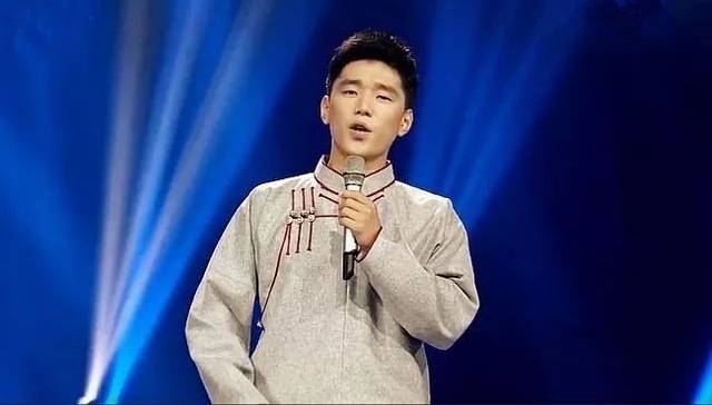 傲日其愣《天上的云朵》蒙古民歌