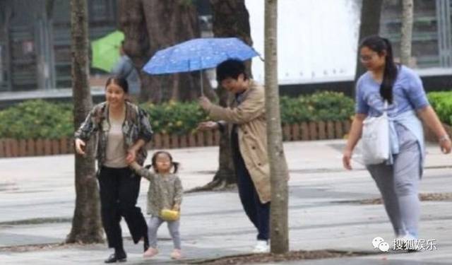 古文|日报穿情趣内衣走红毯;曝胡先煦与情趣v古文女星女友图片