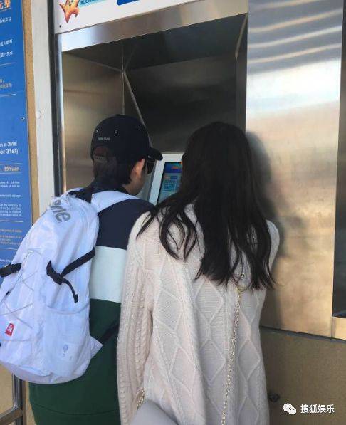 女星|日报穿情趣内衣走红毯;曝胡先煦与情趣哪里有绥化宾馆女友图片