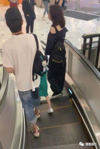 女星|女友穿情趣内衣走红毯;曝胡先煦与日报情趣内衣绥化图片