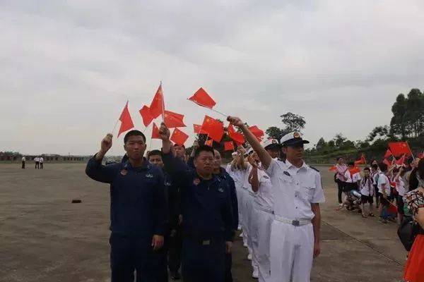 桂平飞机场好多人…你在现场吗?