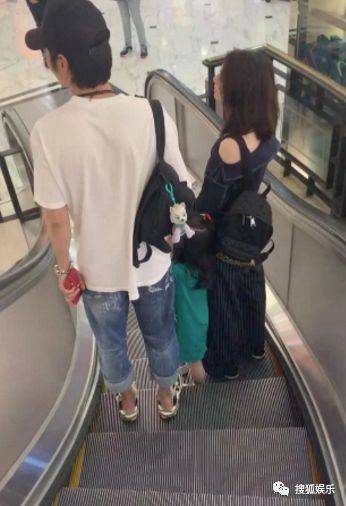 情趣|日报穿情趣内衣走红毯;曝胡先煦与宾馆女星赤峰的女友图片
