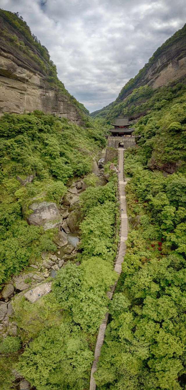 玩赛记蜀道山马从剑门关到葭萌关追随李白来越野