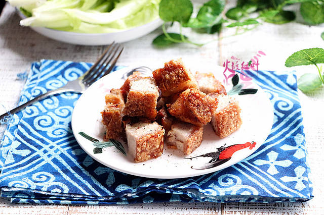 烧肉这样做,简单易懂快上手,皮脆肉甘香,我再也