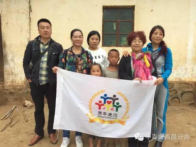 仁人志士中青会天津团队会长陈海忠乐于助学