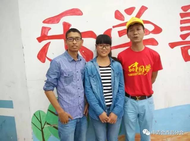 仁人志士中青会天津团队会长陈海忠乐于助学