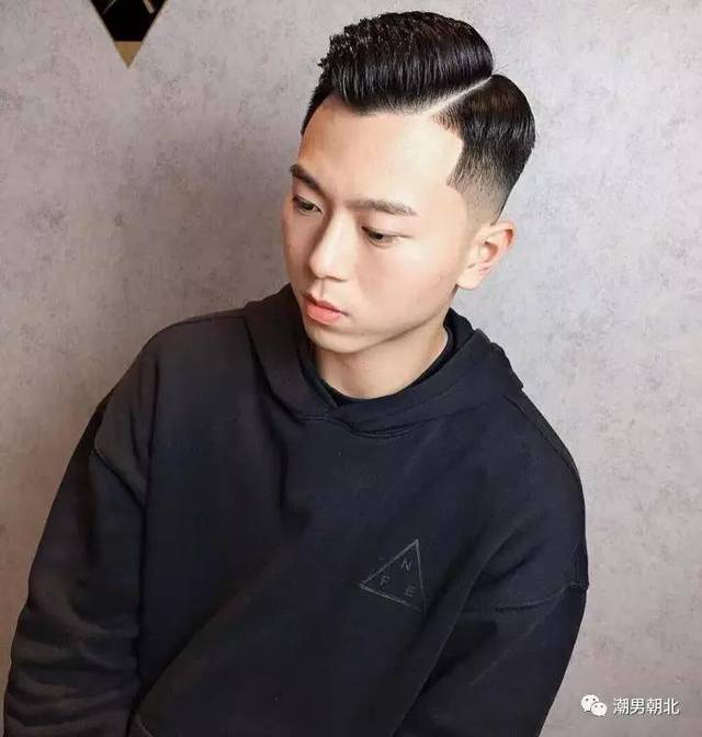 原创男生发际线高,又是m字形,剪什么发型好?