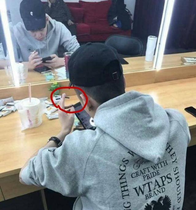 费玉清郭德纲都夸赞的巨星张云雷,为什么被网友们爆出