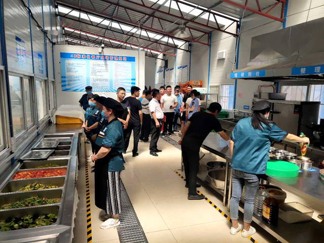 郑东新区食药监局多举措加强建筑工地食堂食品安全监管