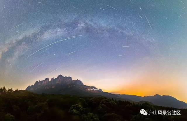 庐山的星空和夏天一起来了!_手机搜狐网