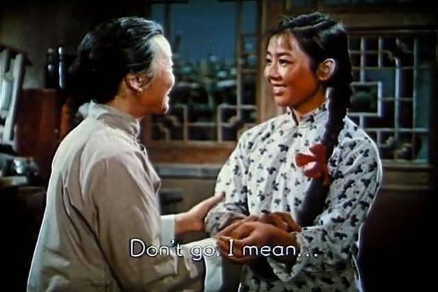 她在1960年参演的电影《我们村里的年轻人》中,扮演农村姑娘小翠,但