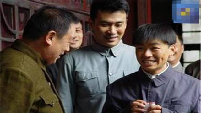 2005年,王宝强参演了柳云龙主演的谍战剧《暗算,这部剧讲述了中国