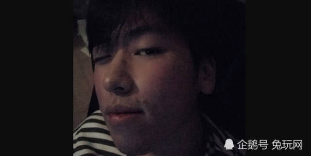 炫狗直播被虐到秒退游戏 曾登顶国服 如今直播