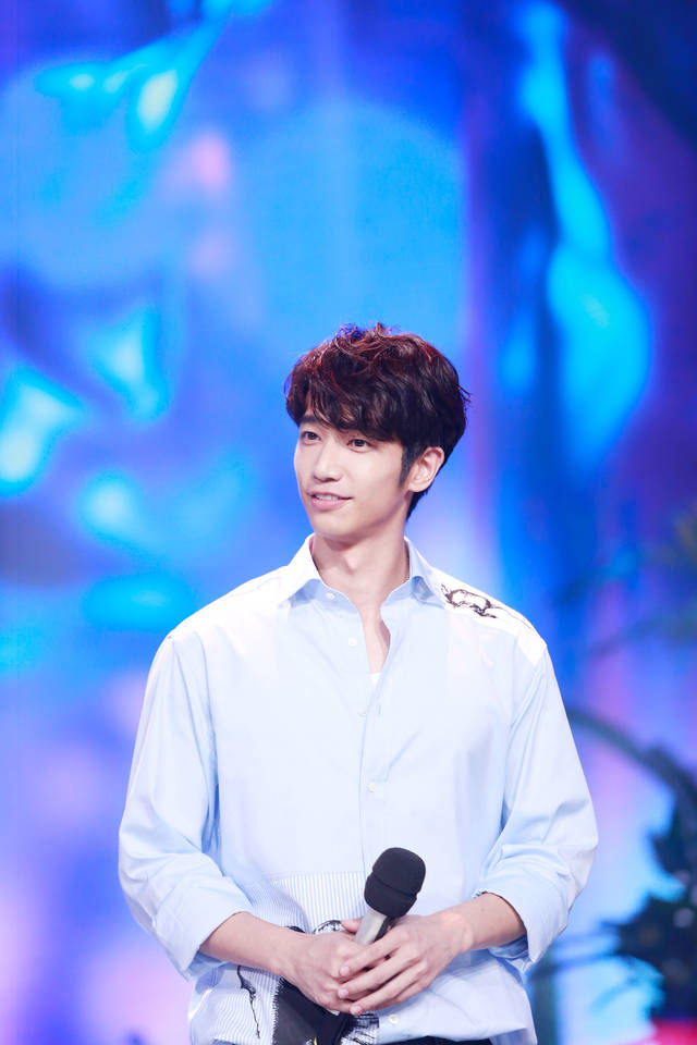 刘以豪综艺上演浪漫偶像剧?酒窝笑容甜倒众人