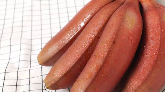 2年只结一次果的红皮香蕉,实在太美味!