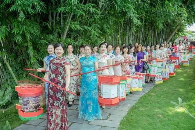 信宜这里惊现一大波旗袍美女,咋回事?