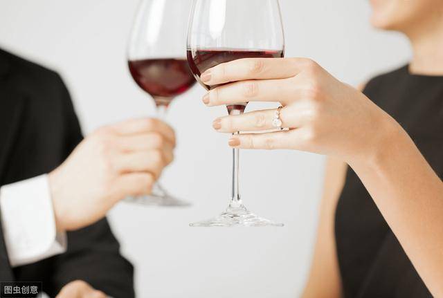月经期喝酒会不会引起痛经？