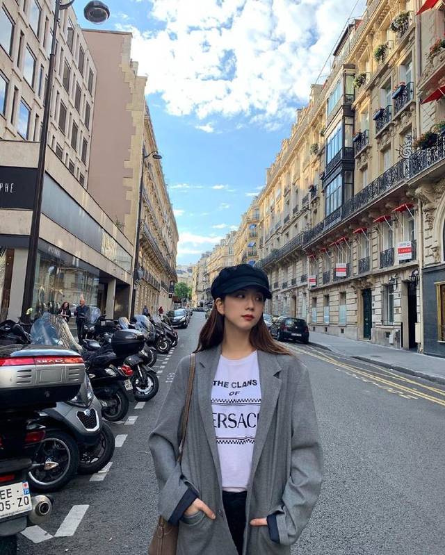 jennie,jisoo晒照,带粉丝一览巴黎风情