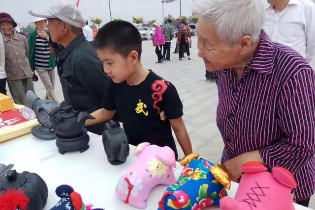 关注 ▏柳疃镇第二届桑葚采摘节火爆启幕，一起看看桑葚有啥保健功