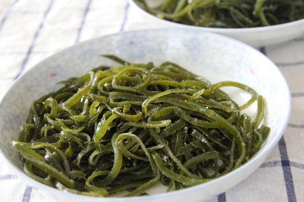 女性过于肥胖,肚子鼓得像怀孕,多吃四种食物,刮