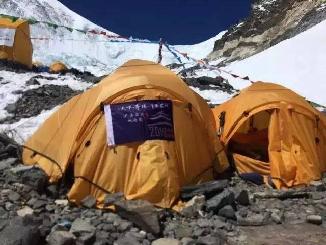 梦想与年龄无关！玉林57岁男子登顶珠穆朗玛峰，过程很震撼