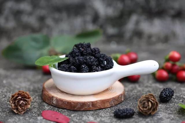 关注 ▏柳疃镇第二届桑葚采摘节火爆启幕，一起看看桑葚有啥保健功