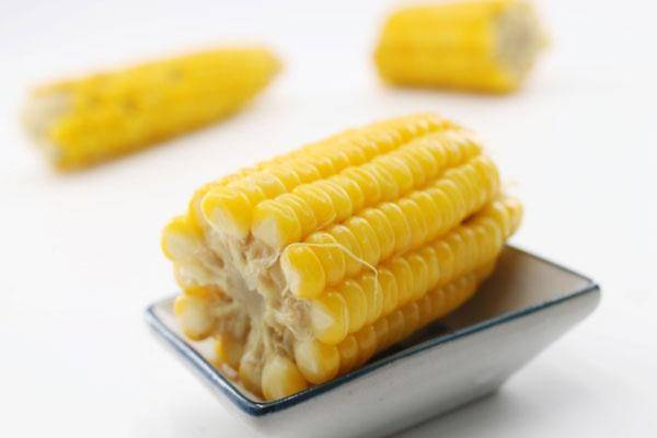 女性过于肥胖,肚子鼓得像怀孕,多吃四种食物,刮