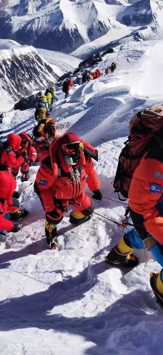 梦想与年龄无关！玉林57岁男子登顶珠穆朗玛峰，过程很震撼